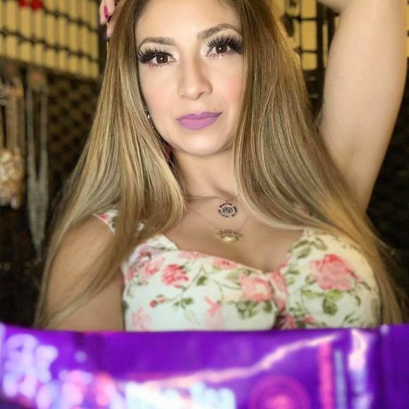 Meet the Posher Other - Meet your Posher, Ivette